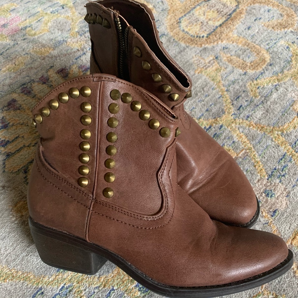 🎉FINAL SALE🎉 Woman’s Mid Booties